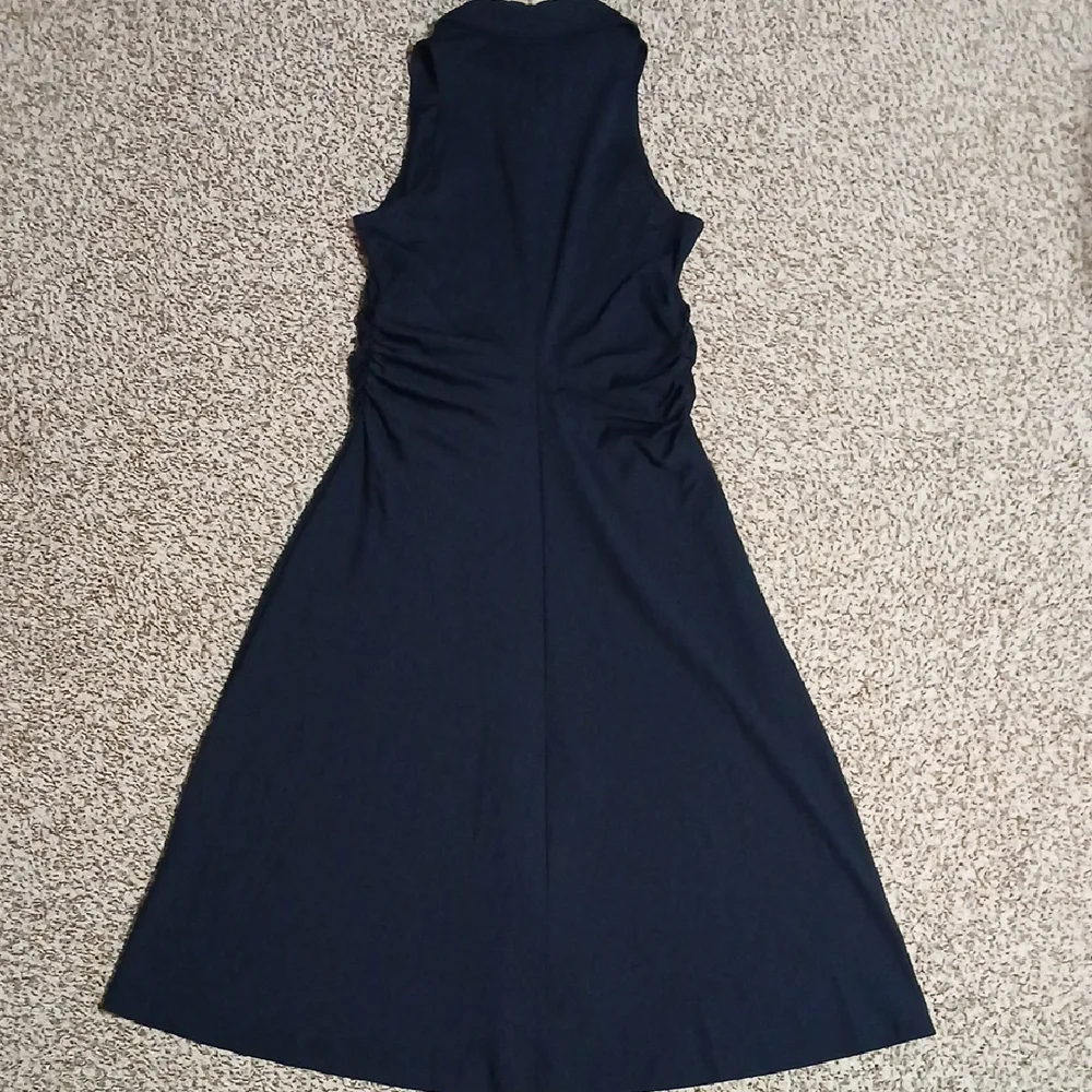 Elegant Navy Sleeveless Dress - Picture 13 of 14